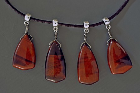 Pendentifs en Oeil de tigre rouge